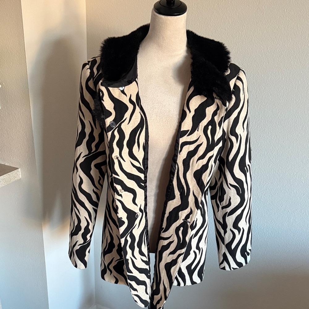 Zebra Print Faux Fur Collar Coat - Picture 6 of 9